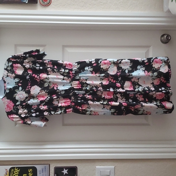 4/$30 Soatrld black short-sleeved dress with floral design size XL. ** - Picture 8 of 14